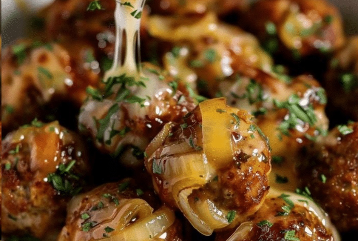 Slow Cooker French Onion Meatballs Recipe