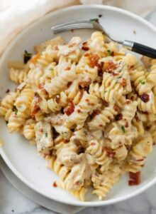 Crockpot Garlic Parmesan Chicken Pasta Recipe