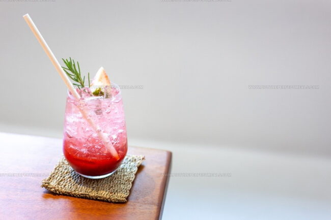 Do Traditional Italian Beverages Include Spices or Botanicals?